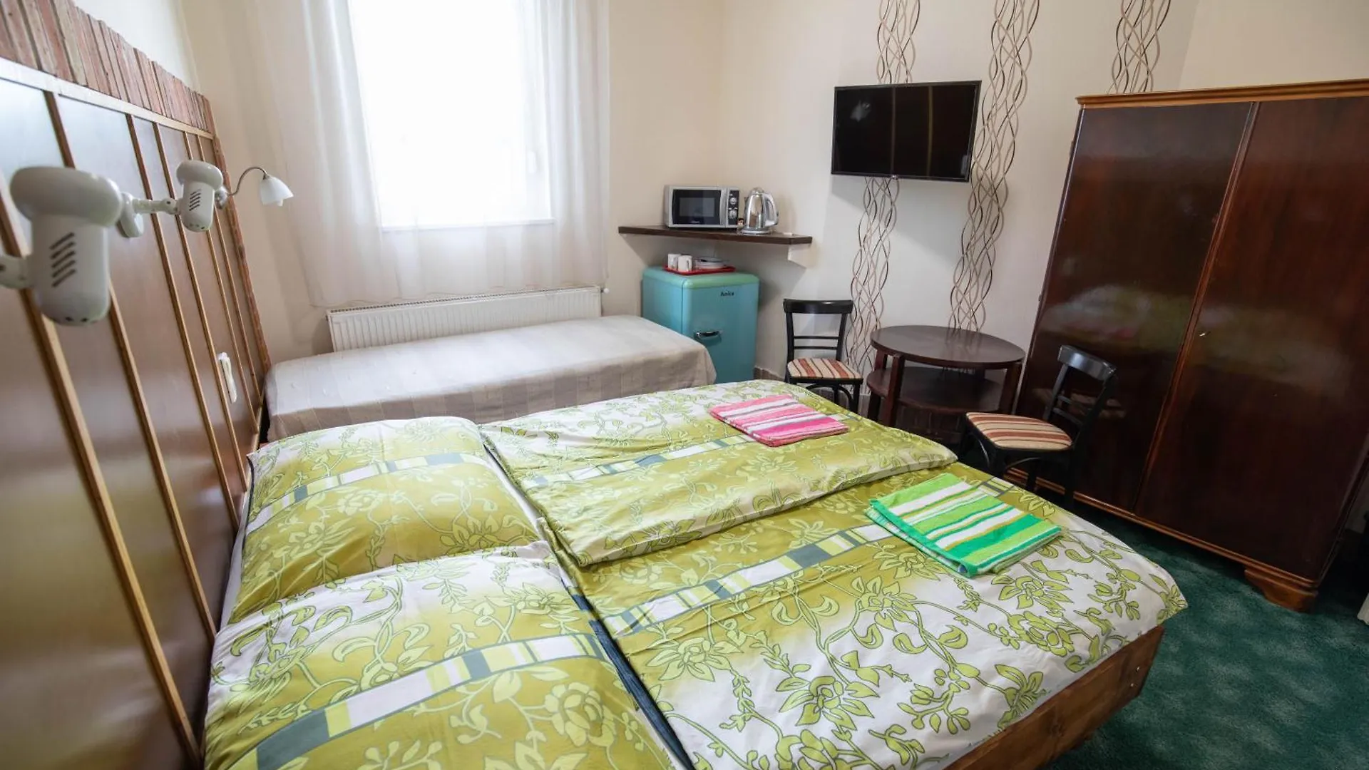 Homestay Art Maganszallashely Apartment Debrecen